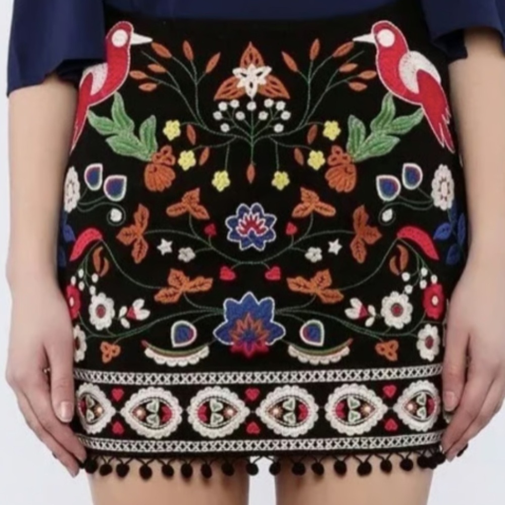 Umgree Black Multi Floral Embroidered Cottagecore Romantic Mini Skirt Size S